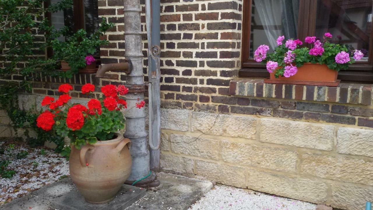 La Chambre D'Amis La Costignieres Montgueux Zewnętrze zdjęcie